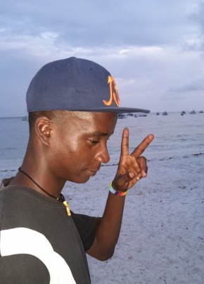 Tony, 27, Kenya, Ol Kalou
