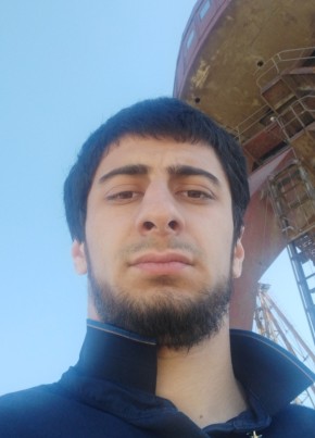 Ахмед из Махачкалы 25 лет