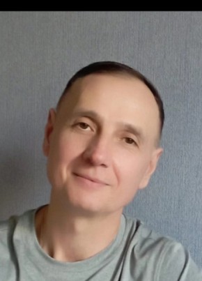 Анатолий из Гатчины 48 лет