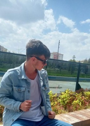 Onur из Ankara 27 лет