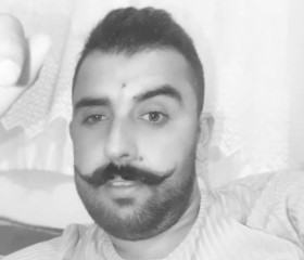 Akin, 32, Yenisehir