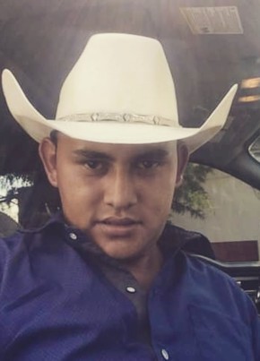Niño, 30, Mexico, Ario de Rosales