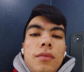 Manucheҳr, 22, Saint Petersburg