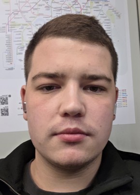 Павел из Москвы 24 года
