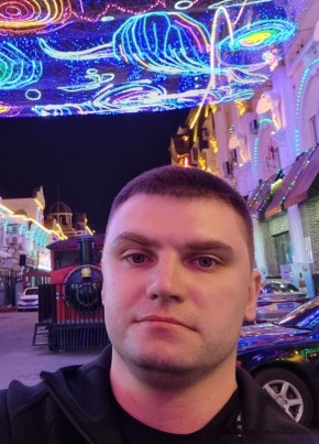 Антон из Арсеньева 34 года