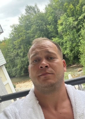 Evgeny из Благодарныя 31 год
