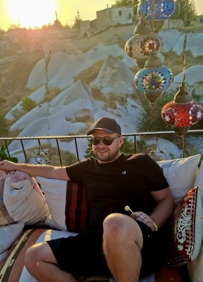 Maksim из Челябинска 42 года