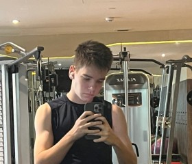 Egor, 19, Krasnoyarsk
