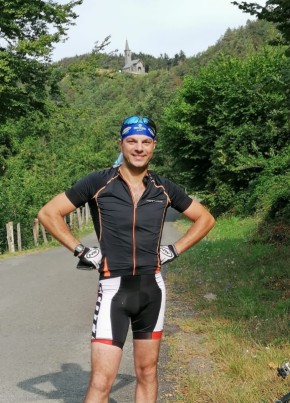 Riccardo, 40, Repubblica Italiana, Pontremoli