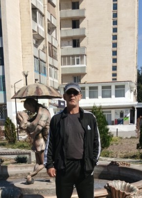 Роман из Армянска 53 года