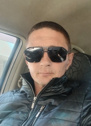 Денис из Хабаровска 40 лет