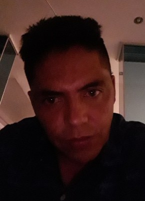 Manuel Correa, 40, República del Ecuador, Quito