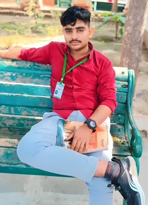 Manish, 18, India, Ahmedabad