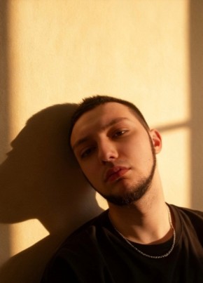 Максим из Барнаула 19 лет