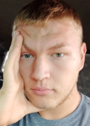 Анатолий из Сызрани 22 года