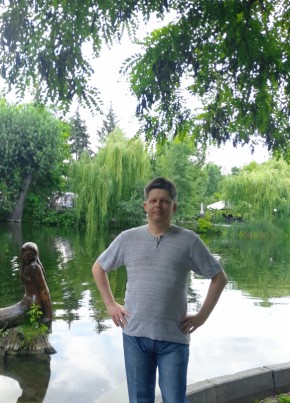 Дмитрий из Саратова 51 год