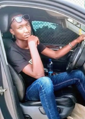 Timothy из Nairobi 27 лет