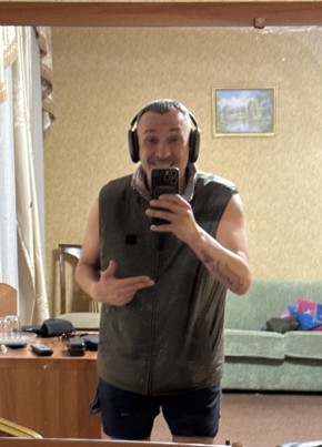 Денис из Курска 47 лет