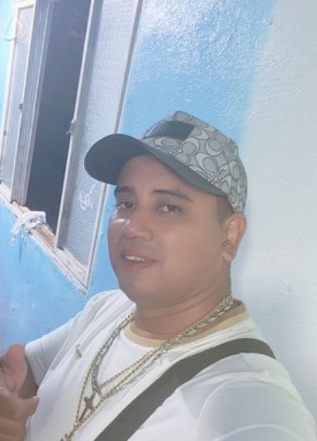 Andrés Felipe из Guacarí 39 лет
