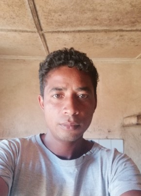 Yves, 37, République de Madagascar, Antananarivo