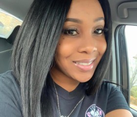 Mona, 40, Tema