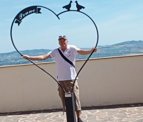 YuRIY, 62, Charleroi