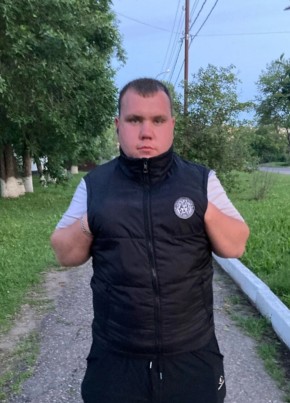 Артем из Новопавловска 21 год