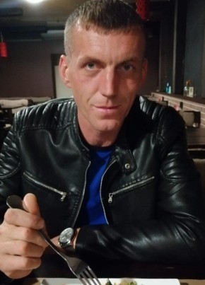 Роман из Хабаровска 42 года