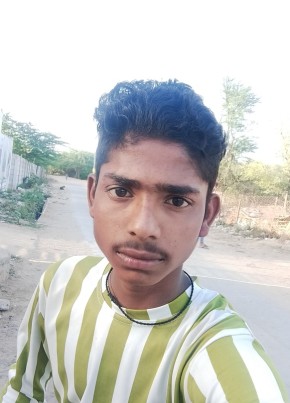 Lokhon, 18, India, Delhi
