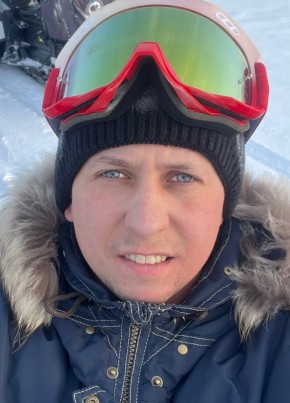 Максим из Югорска 32 года