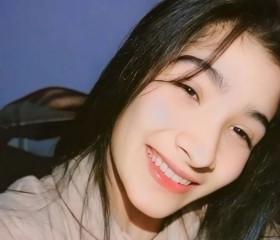 Lea, 25, Mingelchaur