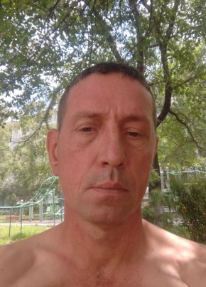 Валерий из Артема 46 лет