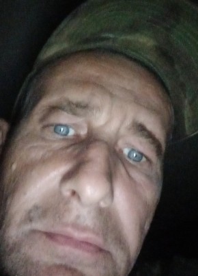 Денис, 39, Україна, Докучаєвськ
