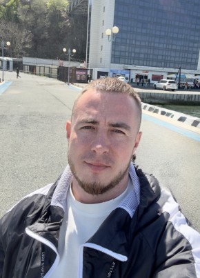 Владимир из Артема 34 года