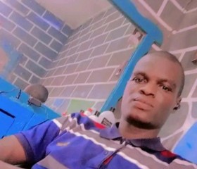 Hakîm salam, 23, Garoua