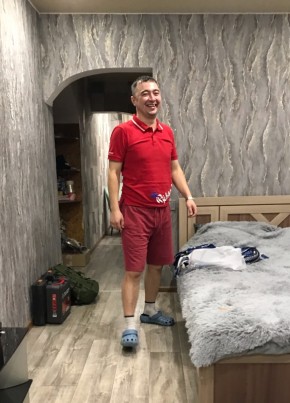 Станислав из Иркутска 42 года