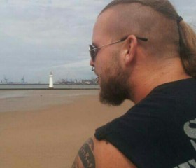 dopethrone, 32, Kriens