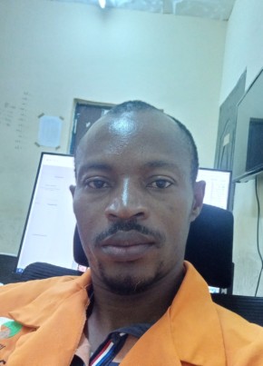 Kelechi, 43, Nigeria, Warri