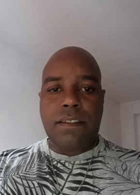 Georgy Potou , 43, Republic of Mauritius, Port Louis
