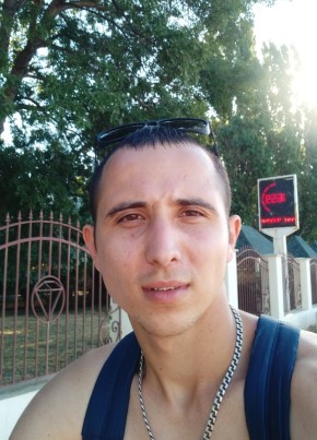 Максим, 30, Россия, Тихвин