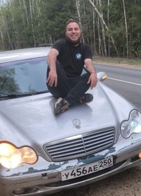 Денис из Москвы 22 года