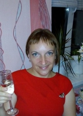 Елена, 46, Россия, Тихвин