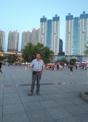 Виктор, 62, Россия, Амурск