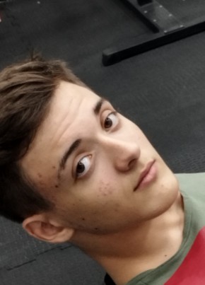 Эдвард из Брянска 22 года