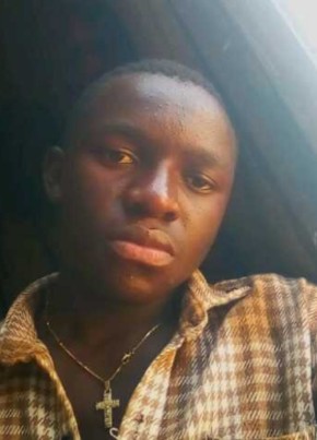 Denis из Masaka 19 лет