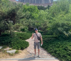 Maks, 33, Zhengzhou