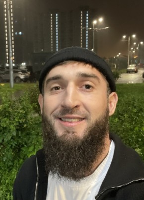 Им из Санкт-Петербурга 32 года