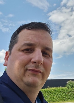 Marius из Dublin city 44 года