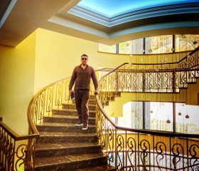 Ne Vazhno, 43, Yerevan