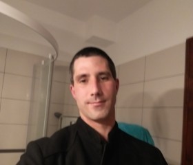 Mitteau, 36, Agen